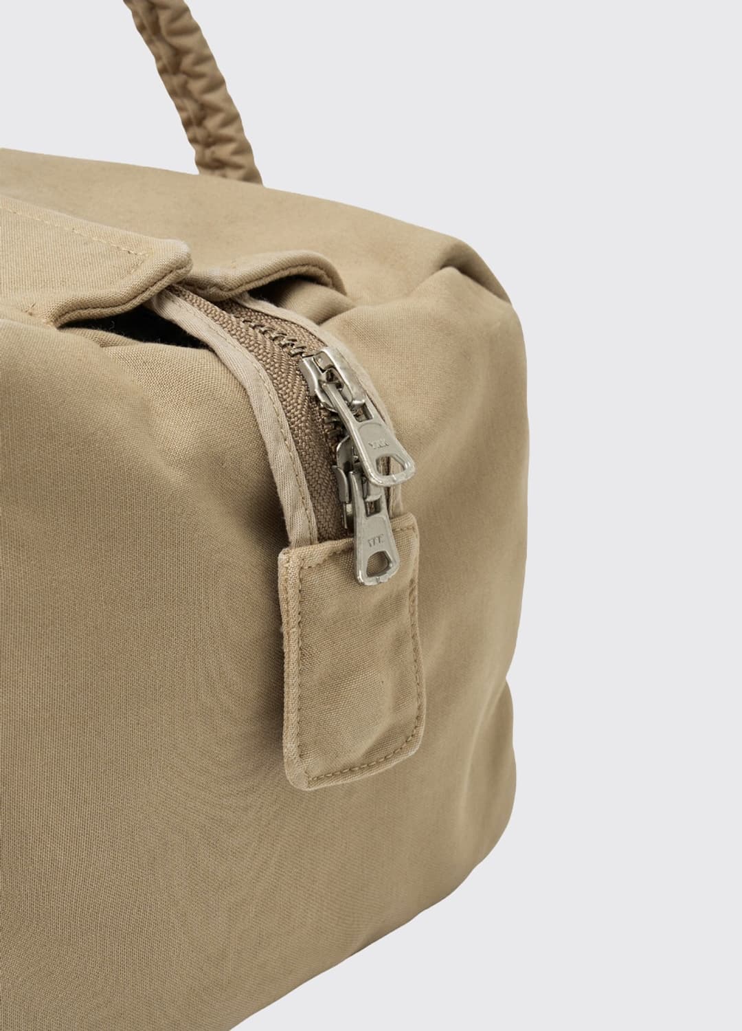 EE 더플백(스몰) 베이지 새상품 팝니다 상품이미지4