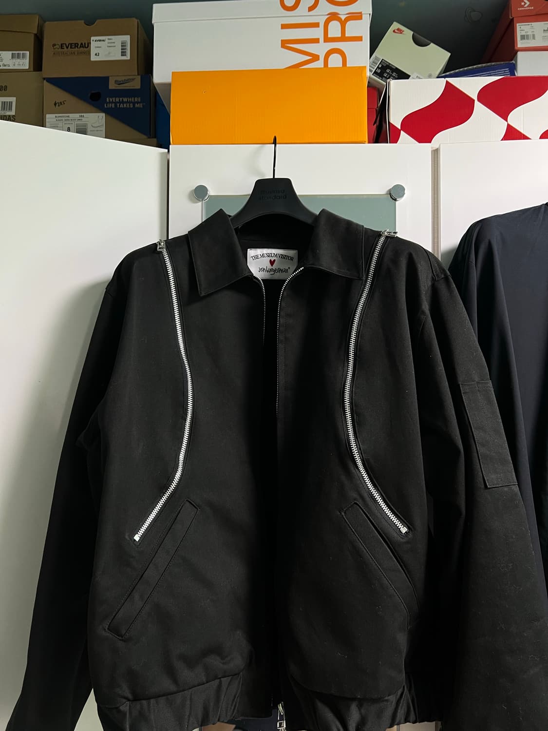 [L] 더뮤지엄비지터 존버거맨 커브드 블루종 상품이미지2