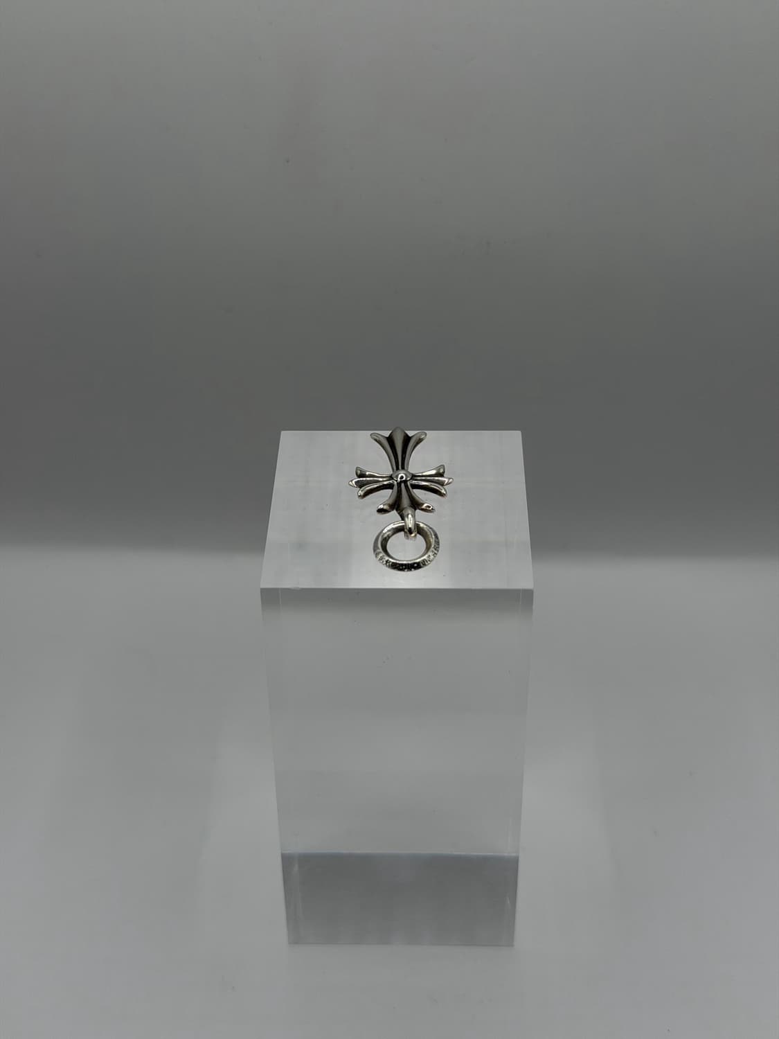 크롬하츠 목걸이 판매합니다. [ 타이니 CH 크로스 펜던트 참 ] 상품이미지3