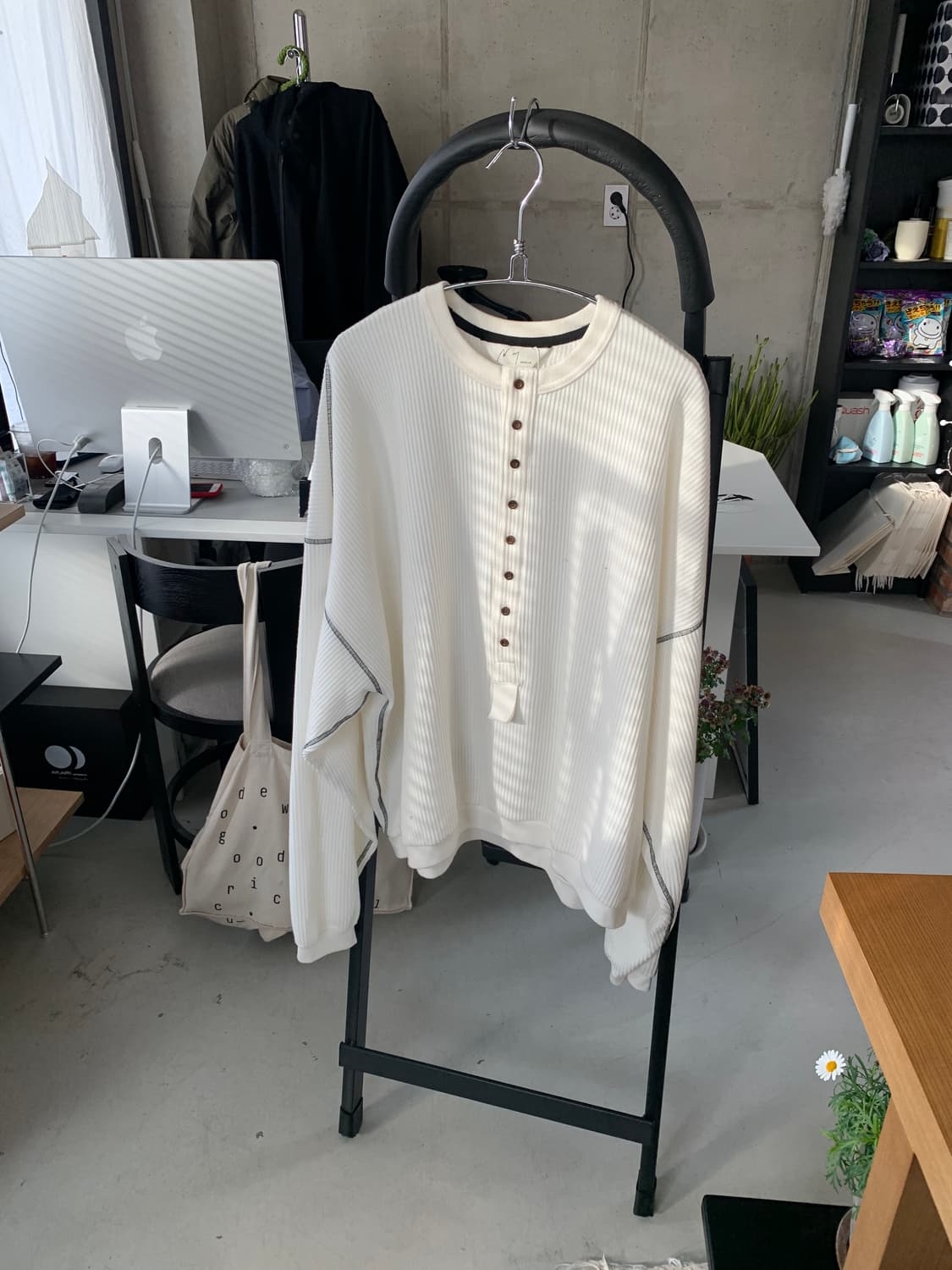 Ancellm 안셀름 오버사이즈 헨리 레일니트 슬리브 상품이미지4