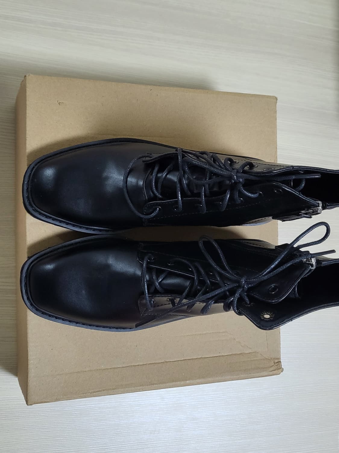 블랙업 레이스업 워커 230 상품이미지1