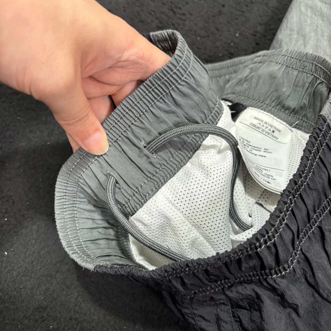 M 나이키 차콜 나일론 우븐 쇼츠 반바지 상품이미지4