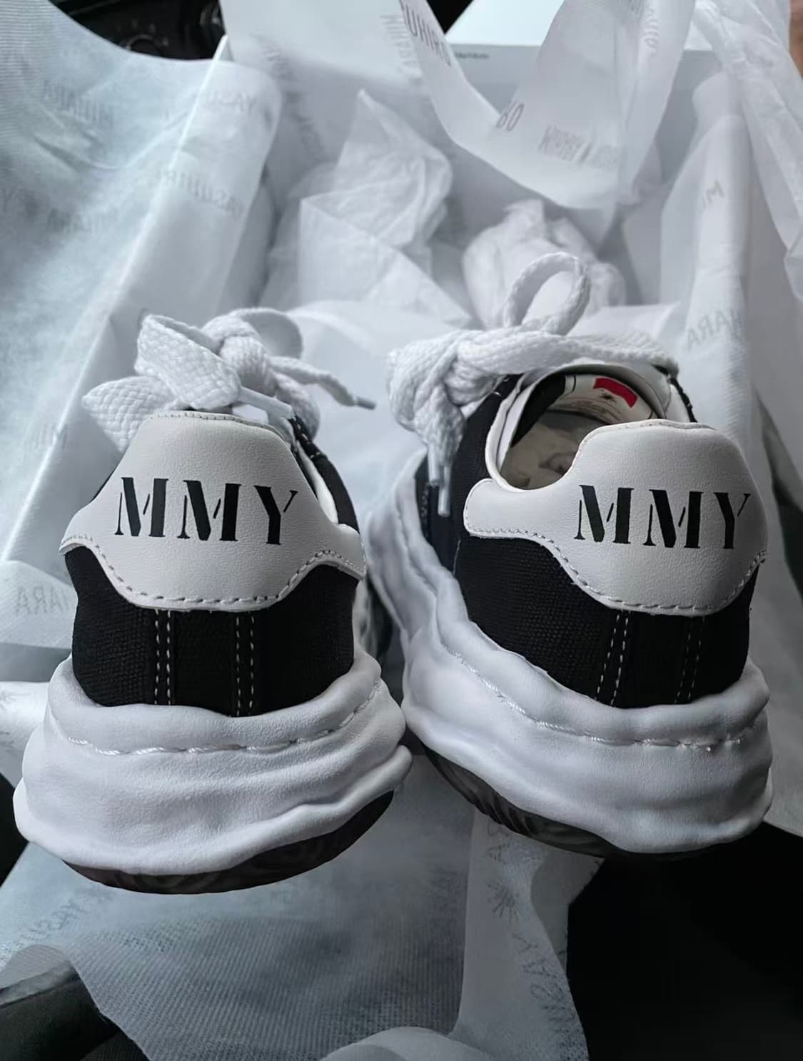 메종 미하라 야스히로 행크 OG 솔 캔버스 로우탑 스니커즈 블랙 상품이미지4