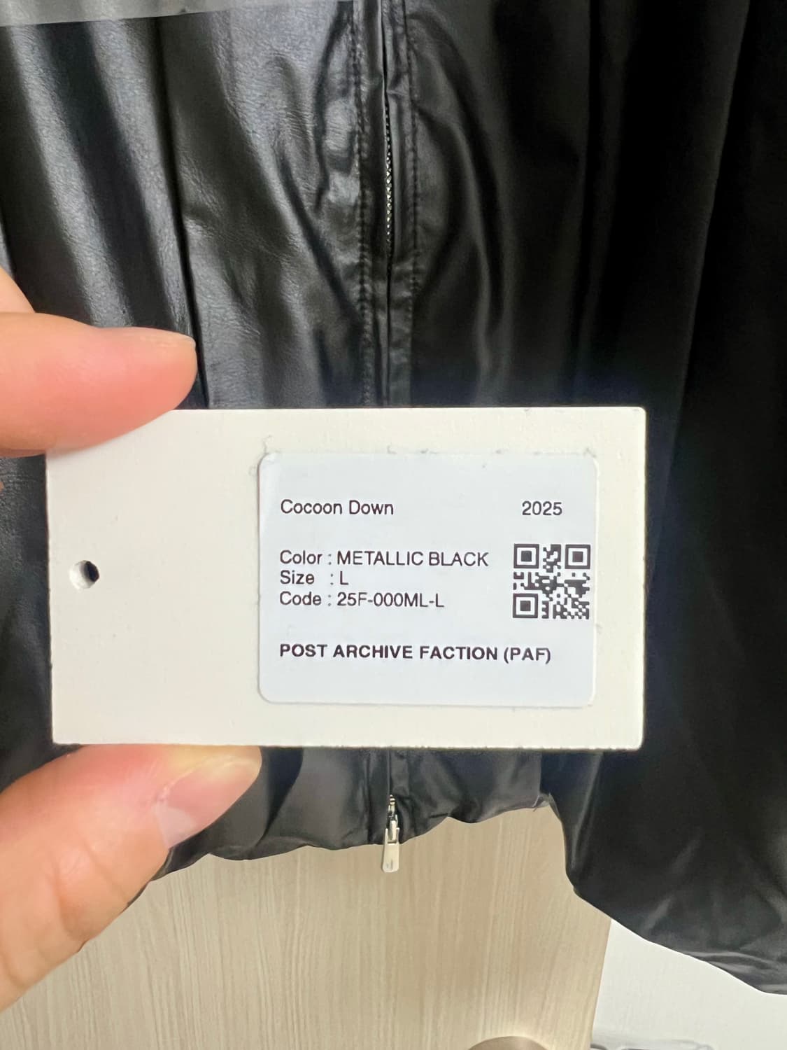 (L)PAF 코쿤 다운 메탈릭 블랙 상품이미지3