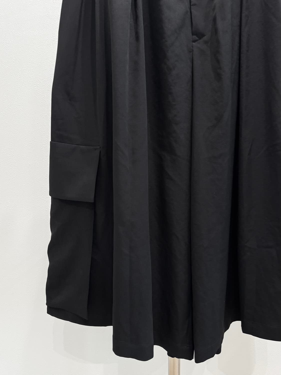 요지야마모토 24aw 사이드 카고 와이드 하카마 팬츠 상품이미지4