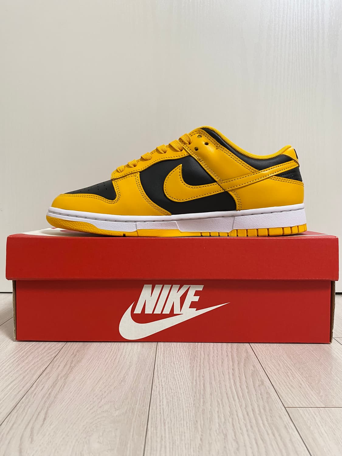 NIKE DUNK LOW CHAMPIONSHIP GOLDENROD OG 상품이미지2