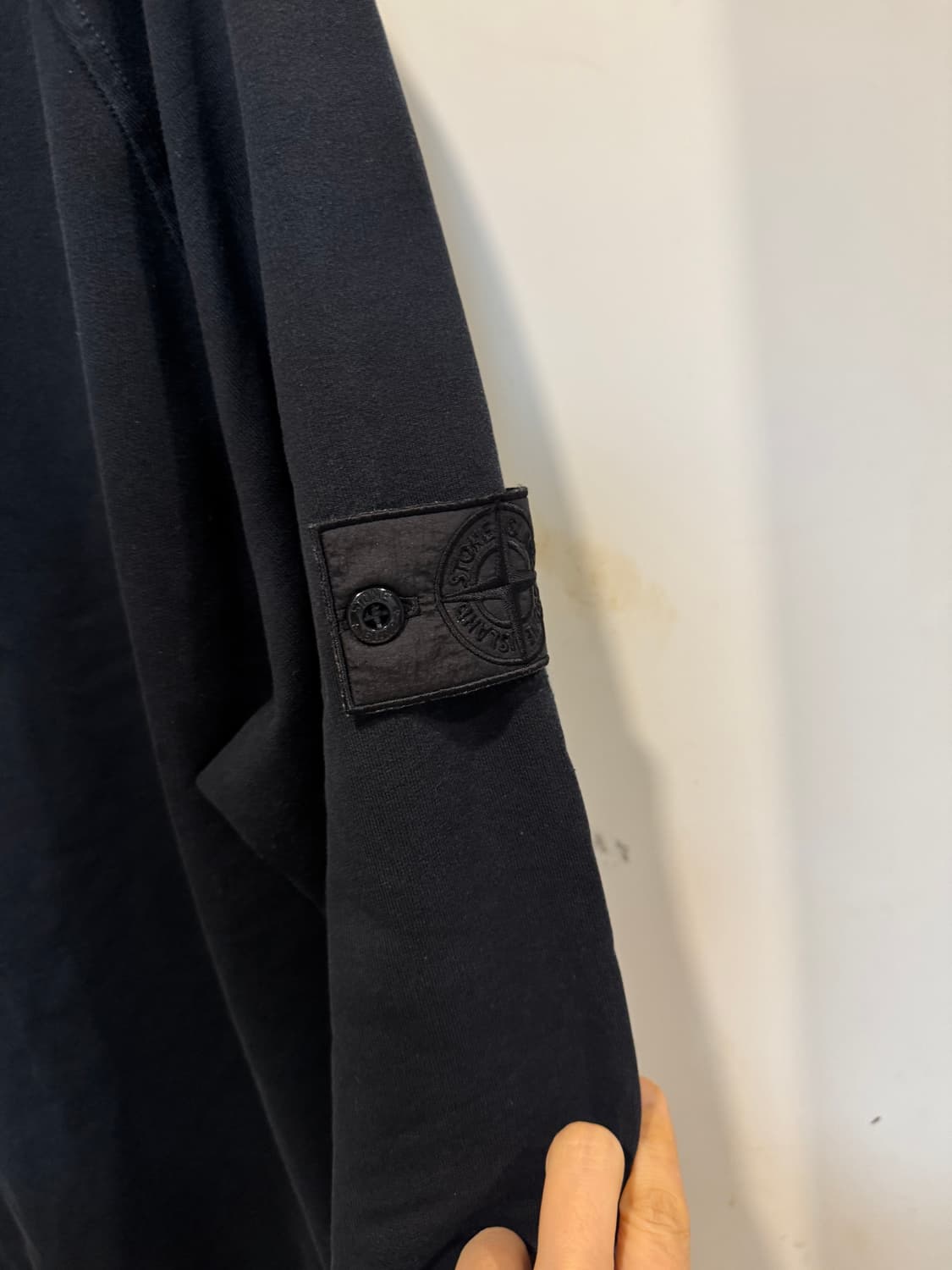 스톤아일랜드 고스트피스 와펜 맨투맨 상품이미지4