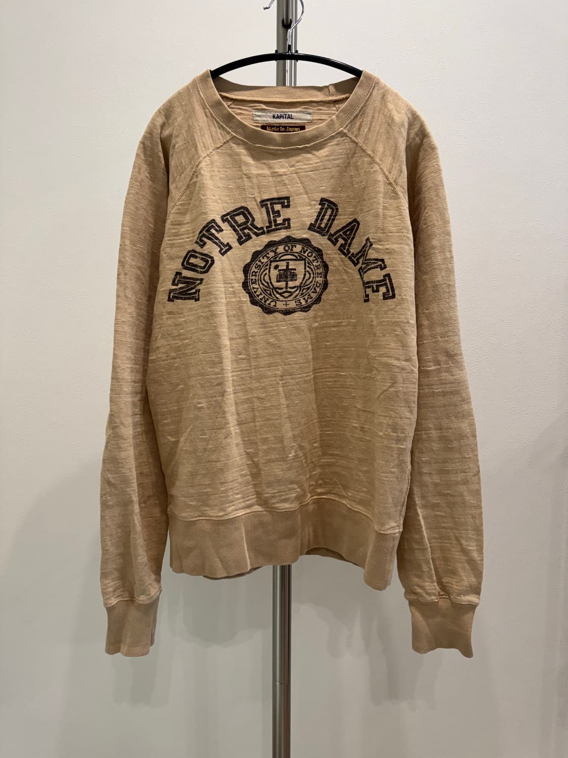 캐피탈 노트르담 베이지 크루넥 롱슬리브 상품이미지3
