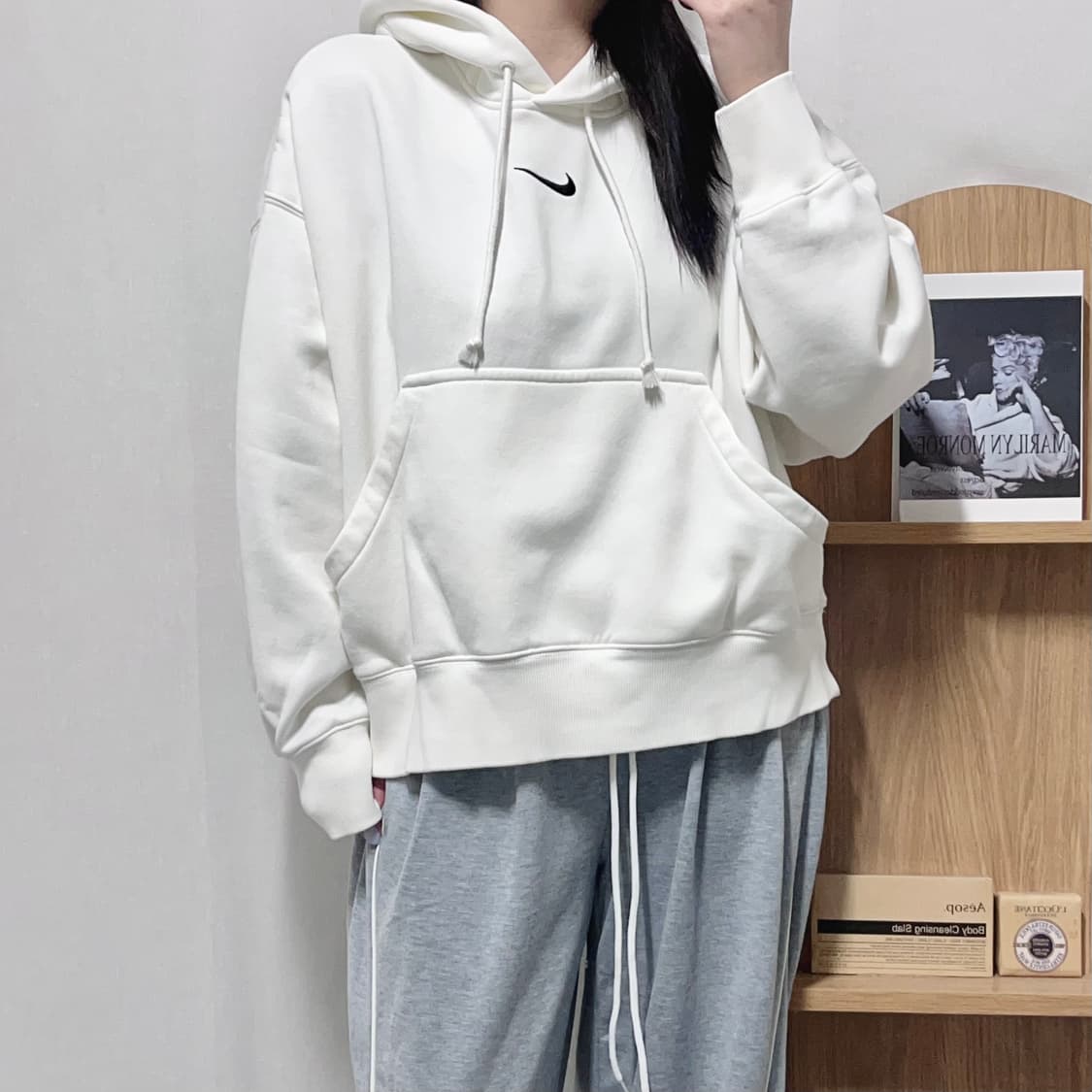 [정품] 나이키 아이보리 중앙스우시 기모 후드티 [ M ] 상품이미지1