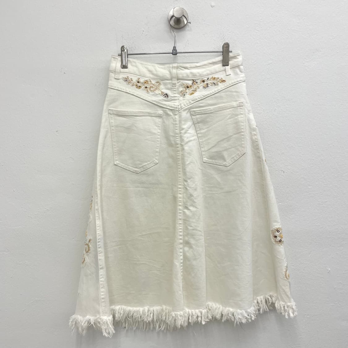 Antique floral embroidered denim skirt 상품이미지3