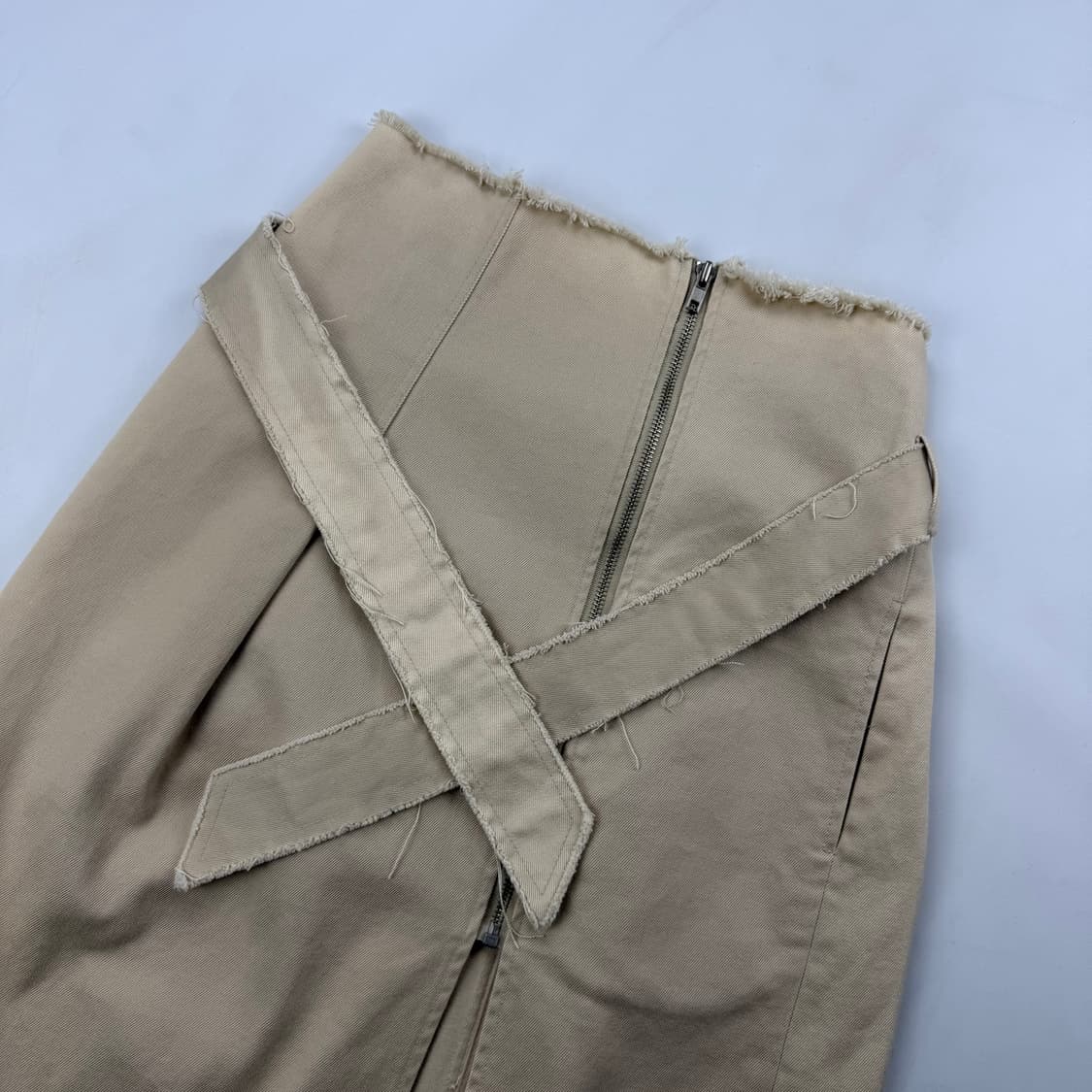 로우 클래식 벨티드 울 미디 스커트 상품이미지2