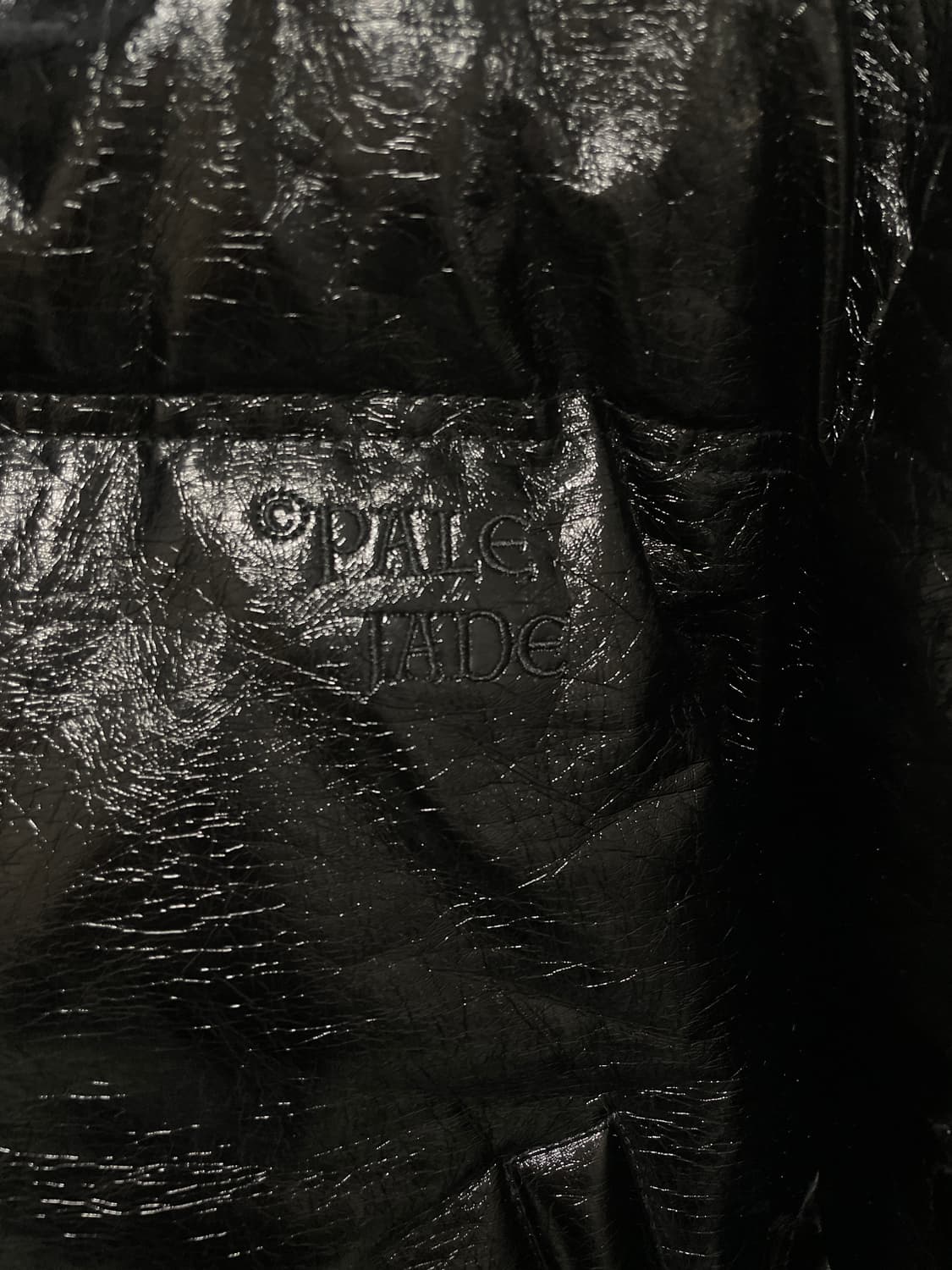 페일제이드 무광 블랙 크랙 하이넥 숏패딩 상품이미지3