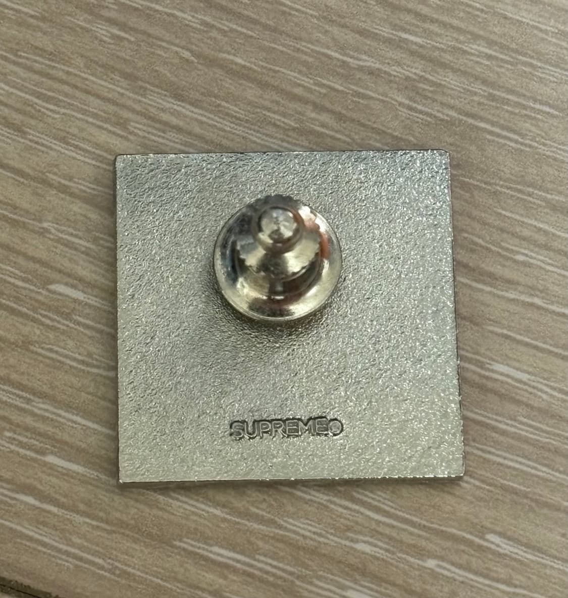 21ss 슈프림 샤인 핀 뱃지 상품이미지3