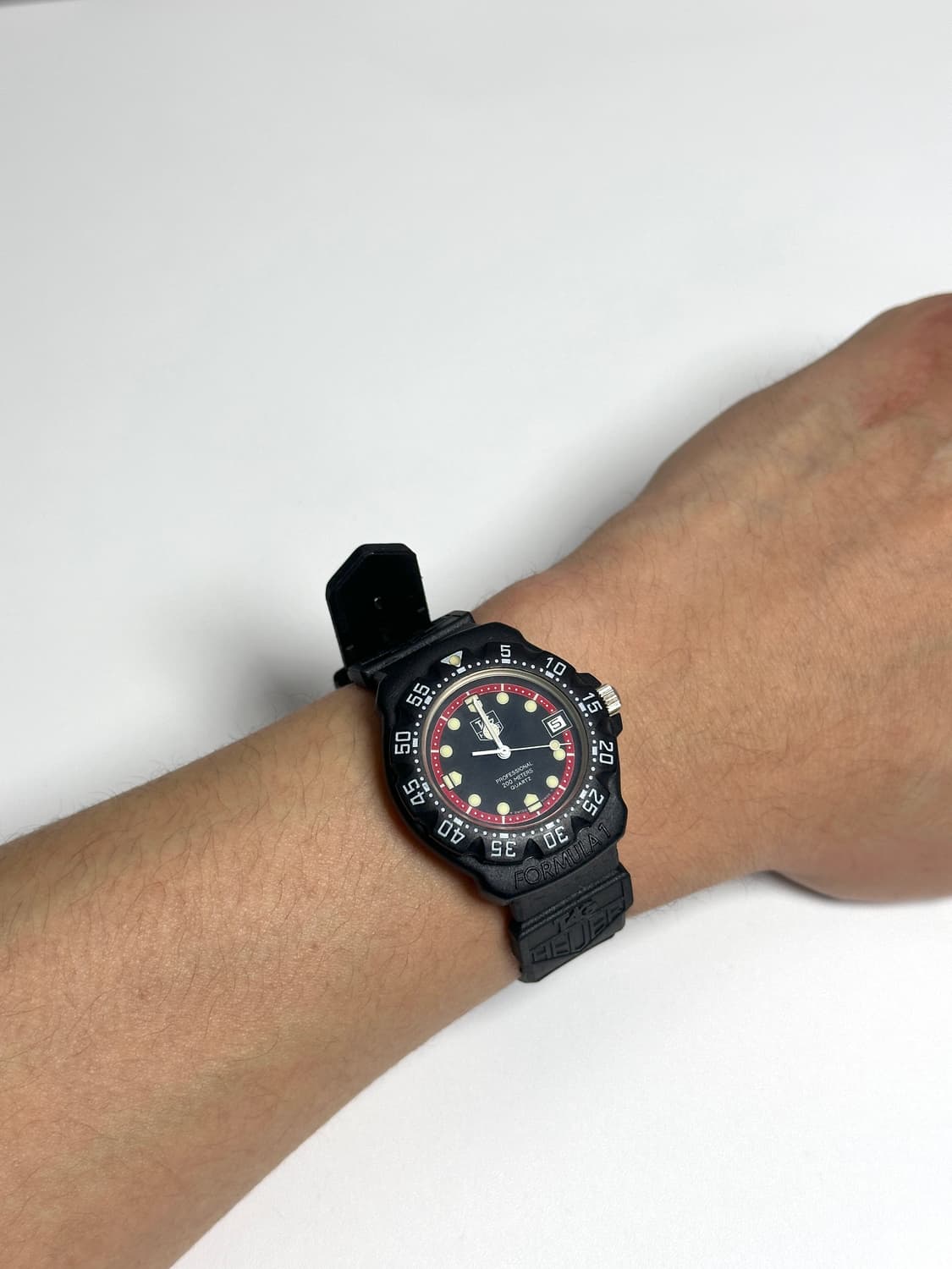 태그호이어 포뮬러1 kith 콜라보 원판 상품이미지7