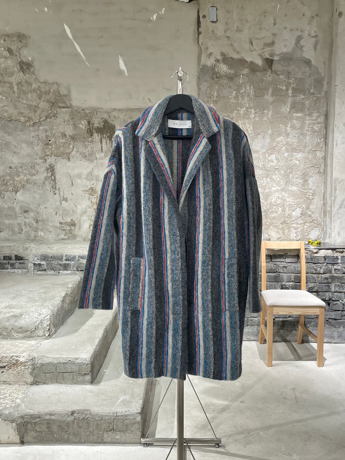 이로 그레이 스트라이프 히든 버튼 울 숏 코트 상품이미지1