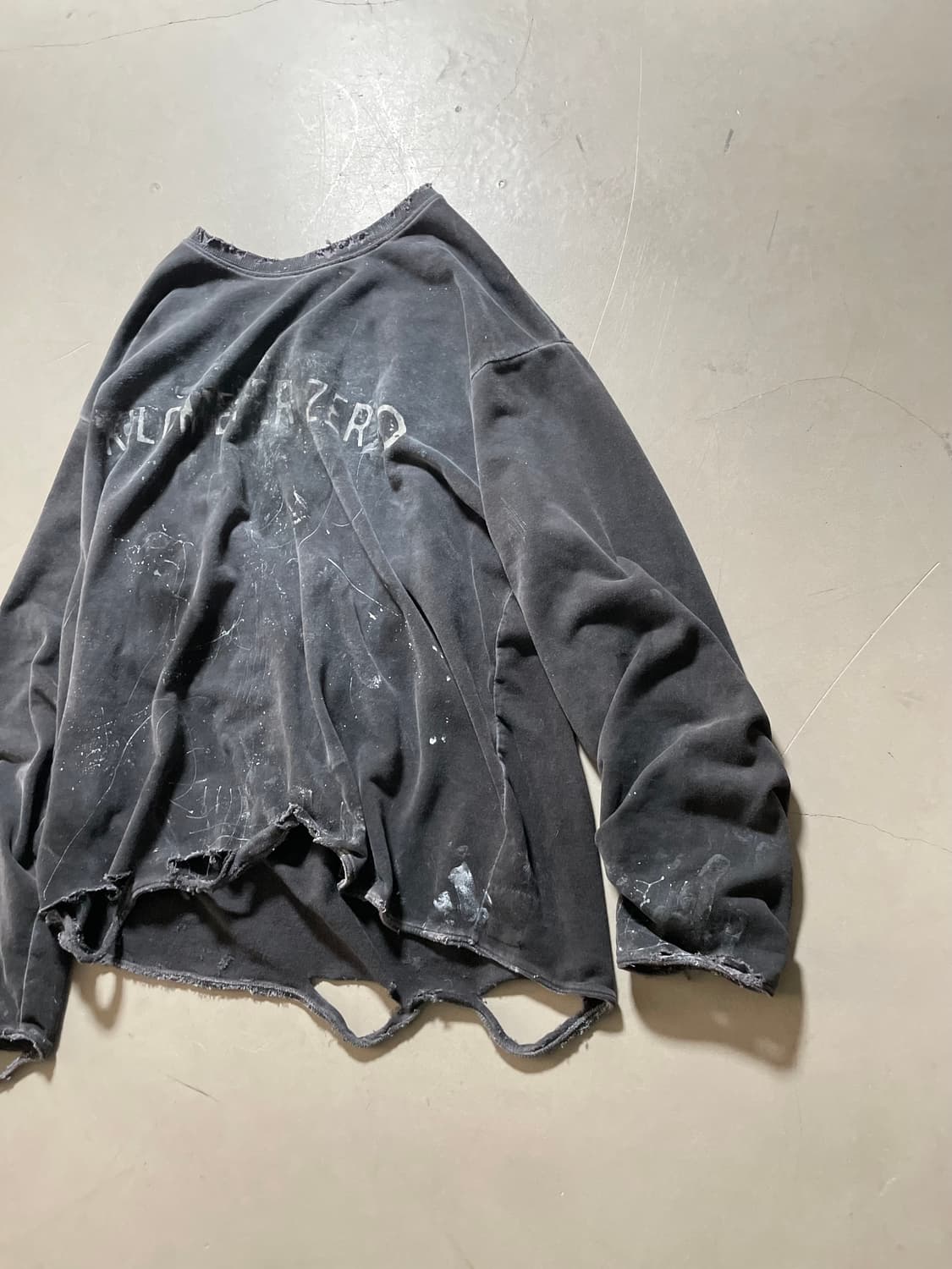 KZ Atelier  Distressed Sweatshirt 상품이미지2