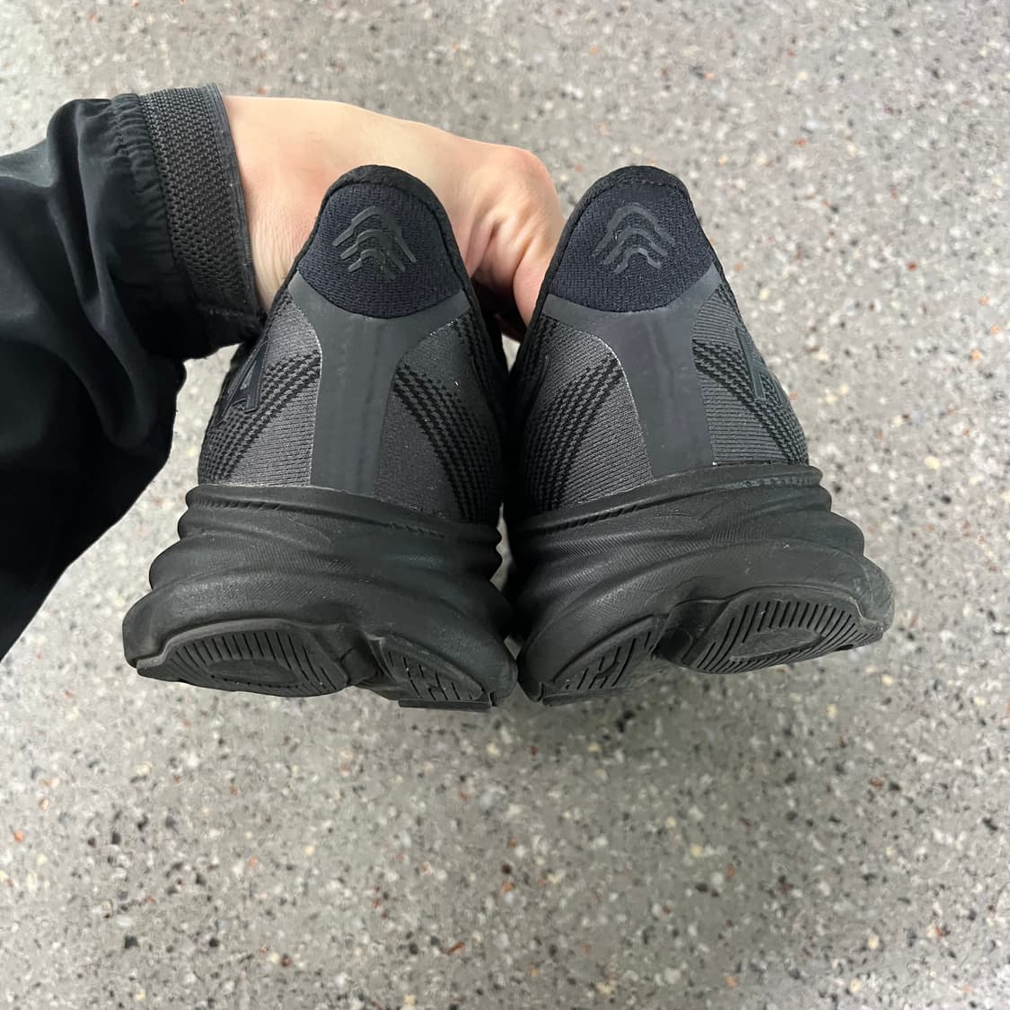 [2회착용]호카오네오네 클리프톤9 265 와이드 상품이미지4