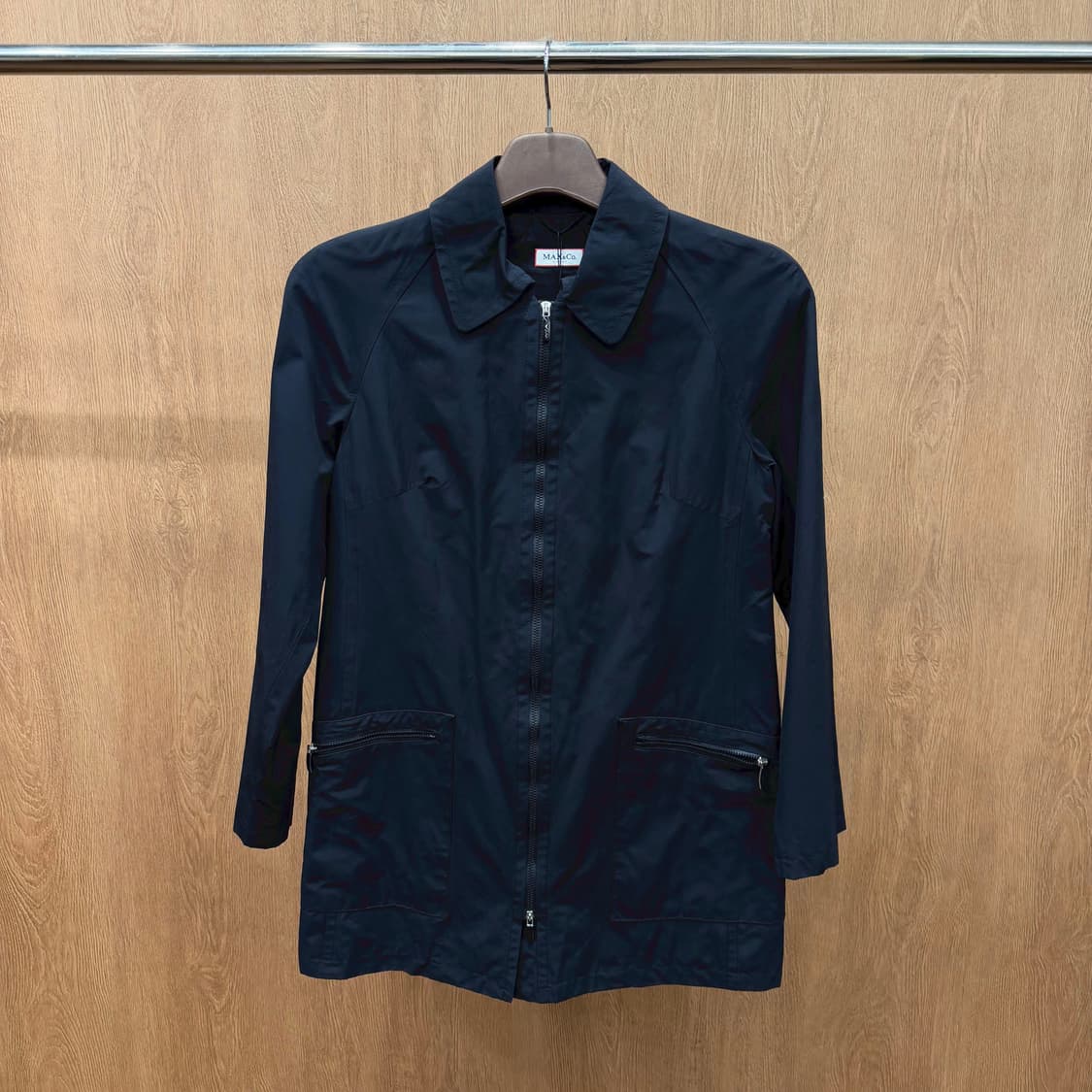 막스앤코 카라넥 롱 자켓 래글런 투웨이 지퍼 디테일 레귤러핏 블랙 상품이미지2