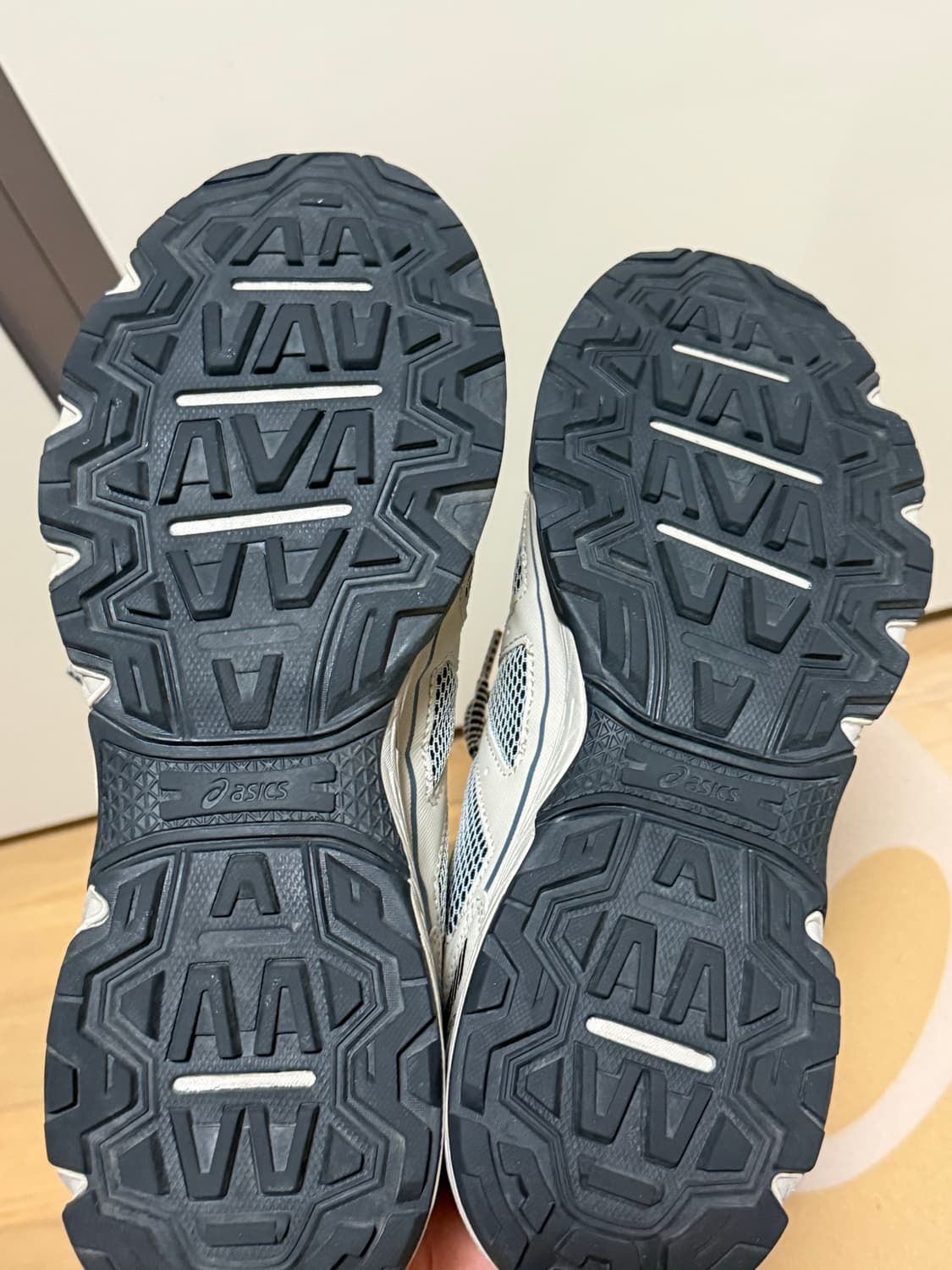 아식스 젤 벤쳐 6 페더 그레이 블랙 275 상품이미지5