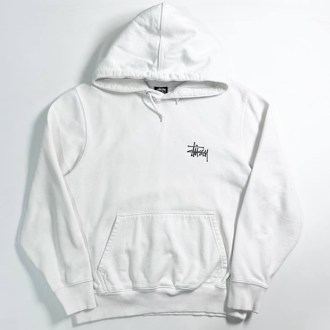스투시 스탁로고 화이트 후드티 상품이미지1