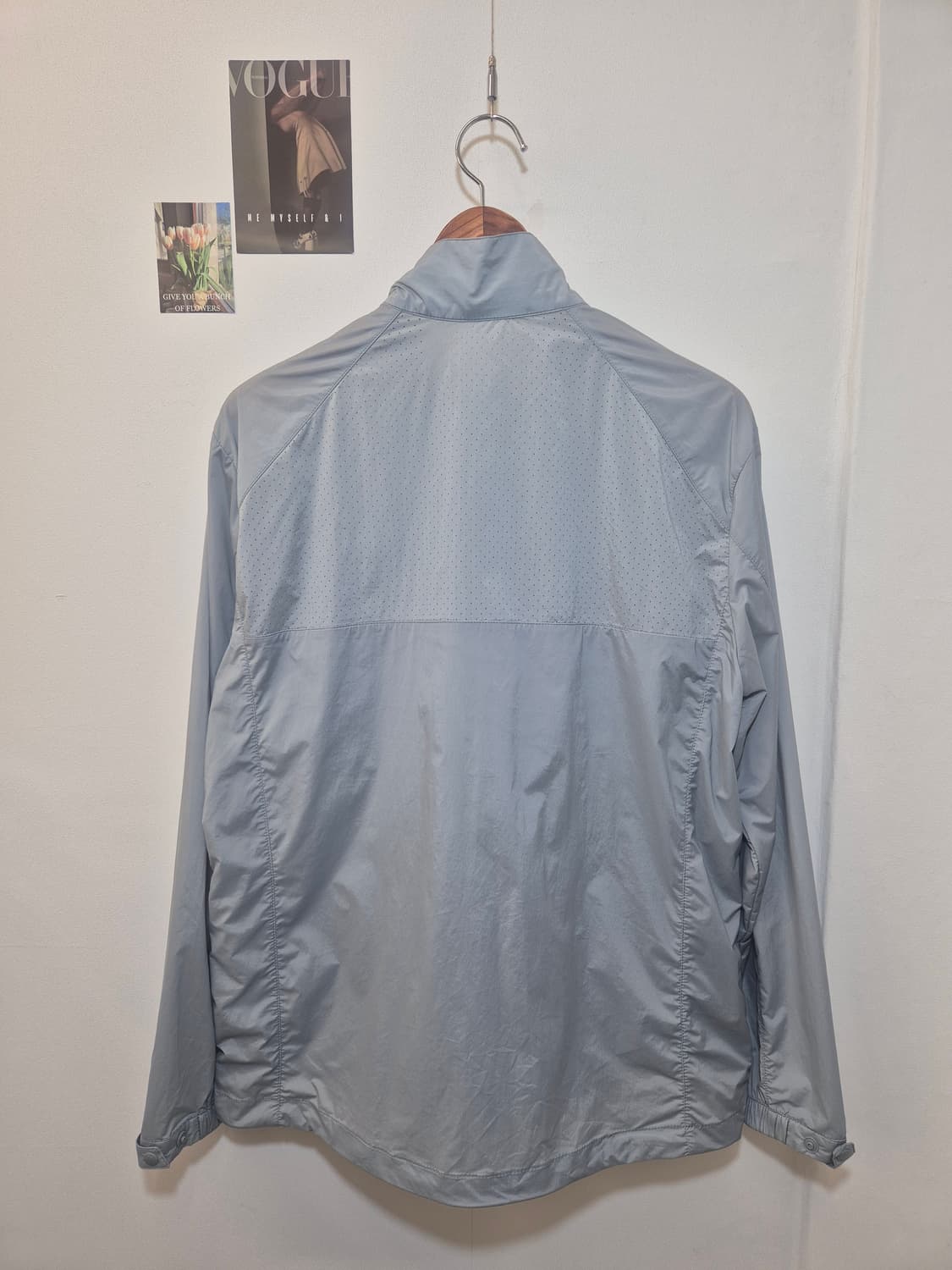 가벼운 소재로 제작된 몽벨 바람막이  100 
 상품이미지3