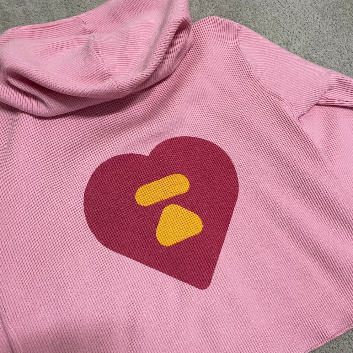 XS) 베이프 APEE 딸기우유맛 핑크 크롭 후드 집업 상품이미지3