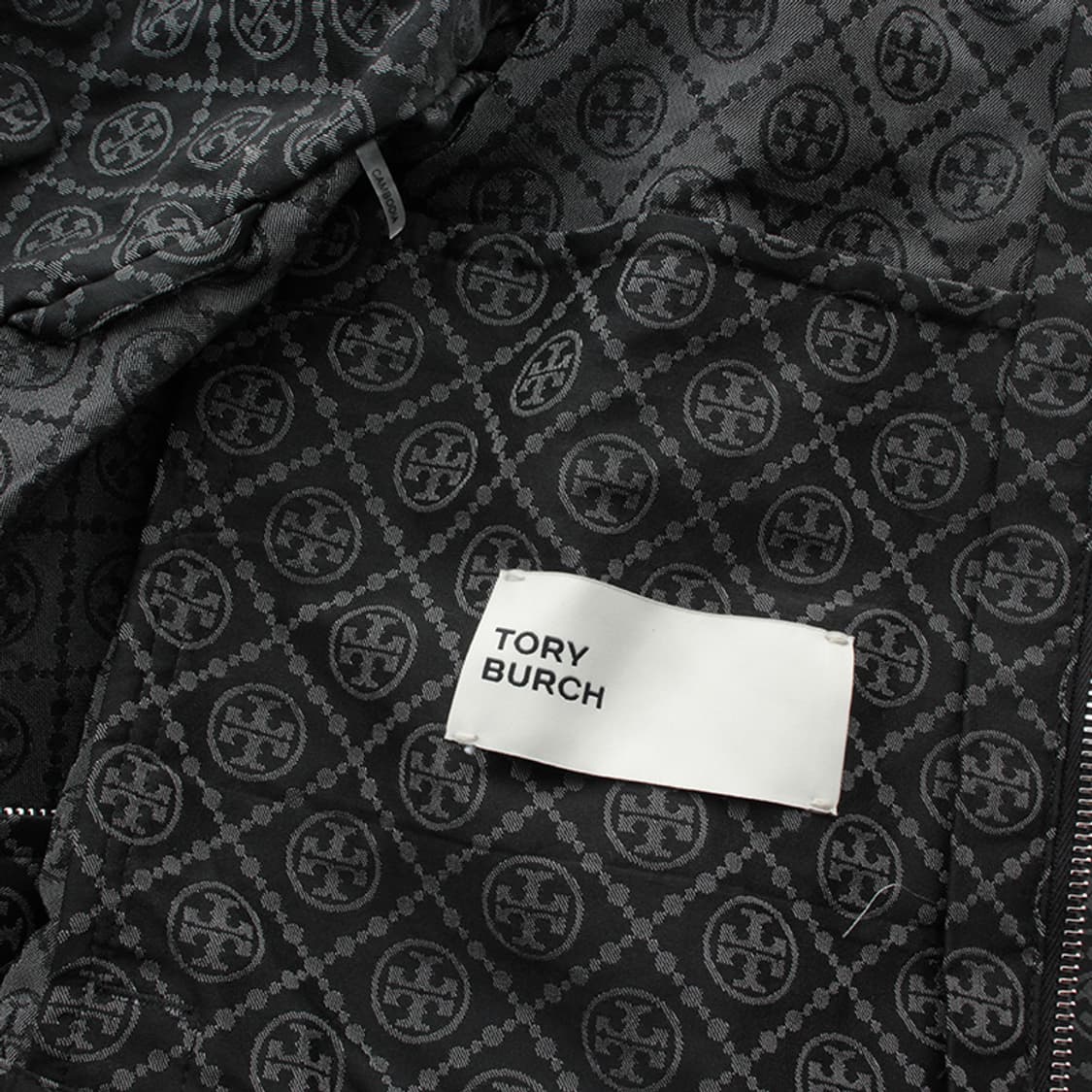 토리 버치 차콜그레이 로고 패턴 후드 숏자켓 55 상품이미지3