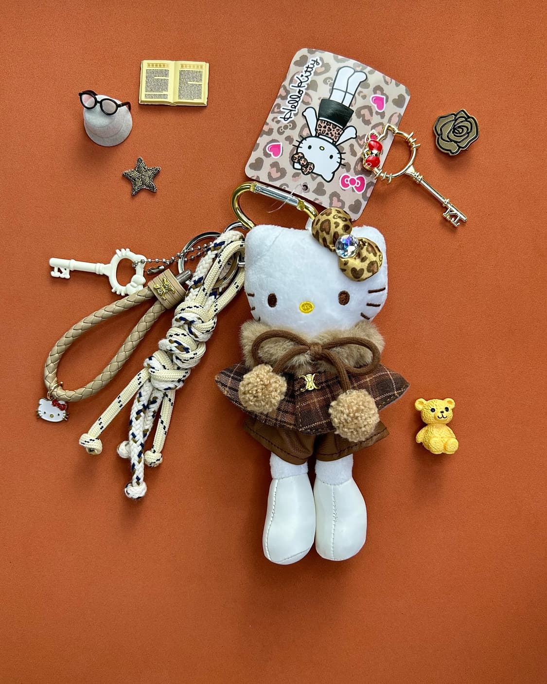 (13)롱다리키티 커스텀키링-💛 브라운 체크 & 레오파드 리본 상품이미지1