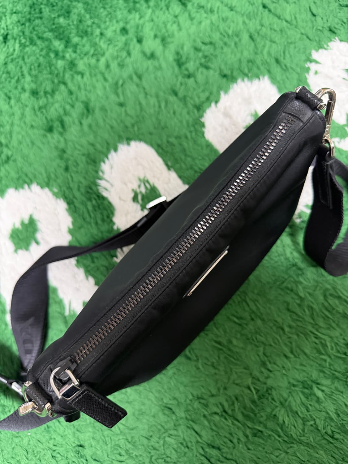 프라다 리나일론 앤 사피아노 레더 숄더백 블랙 상품이미지3