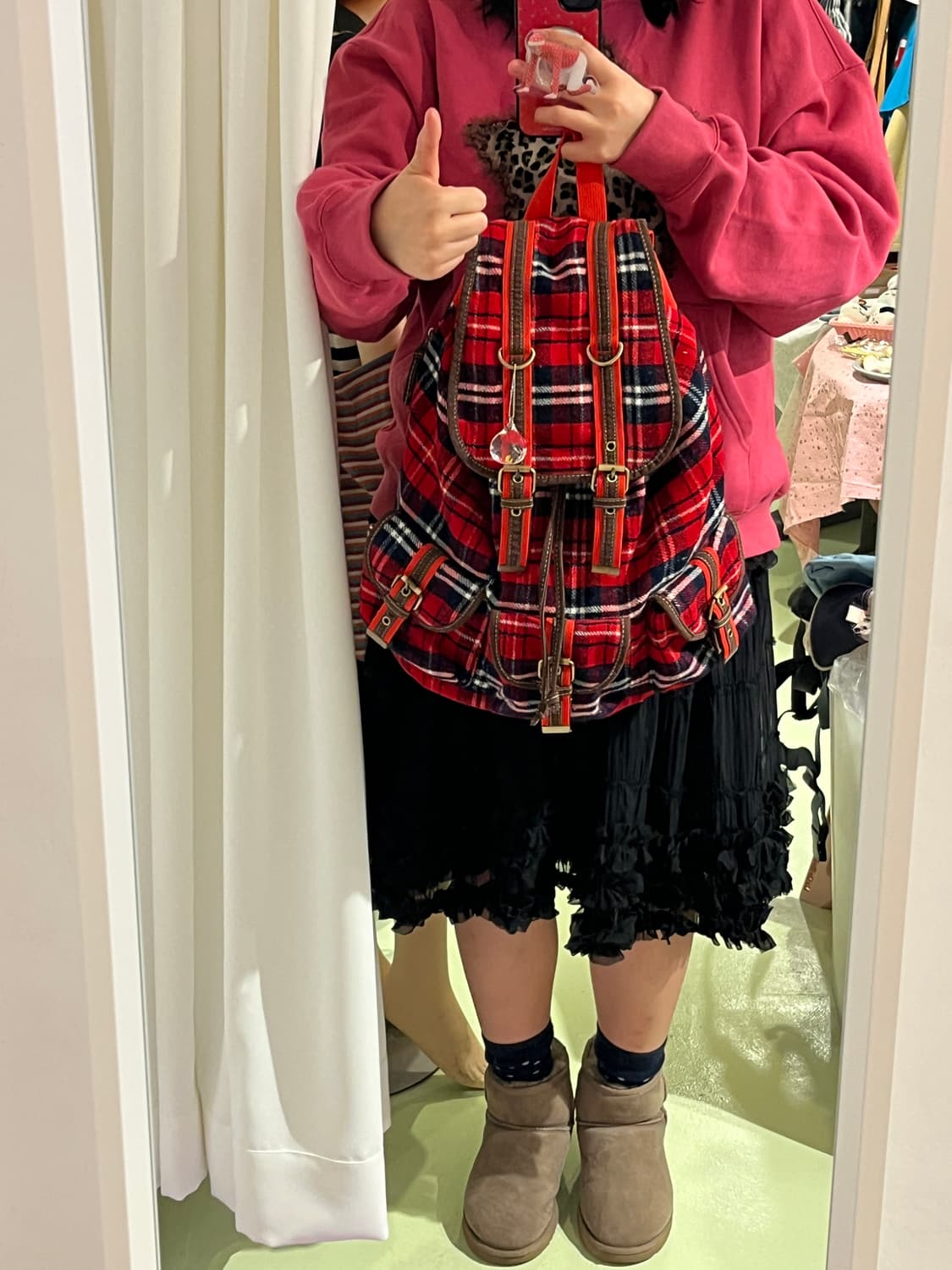 크리스마스 무드의 레드 체크무늬 백팩 🎄 상품이미지3