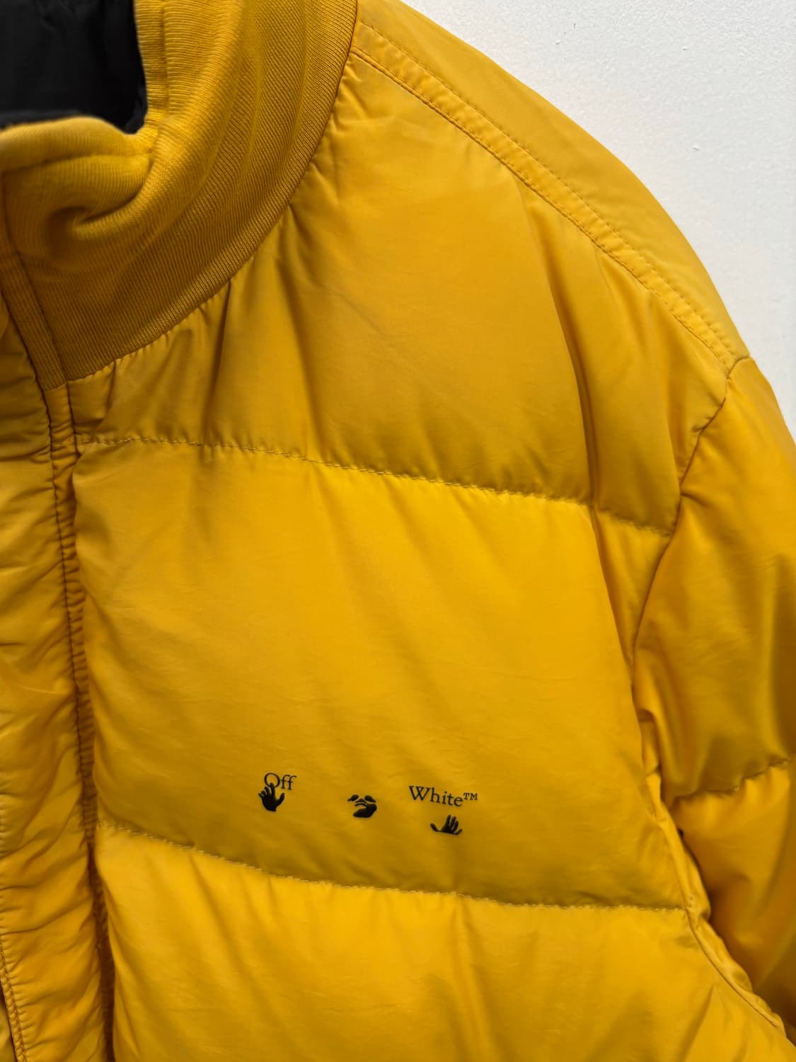 큐알인증)오프화이트 리버시블 숏 다운패딩 상품이미지6