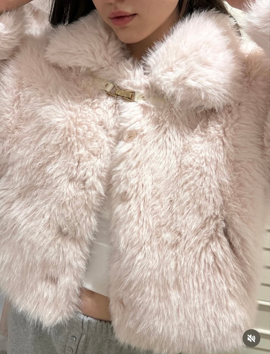 클리시어 홀리데이 퍼자켓 Holiday blanket fur jacket 상품이미지2