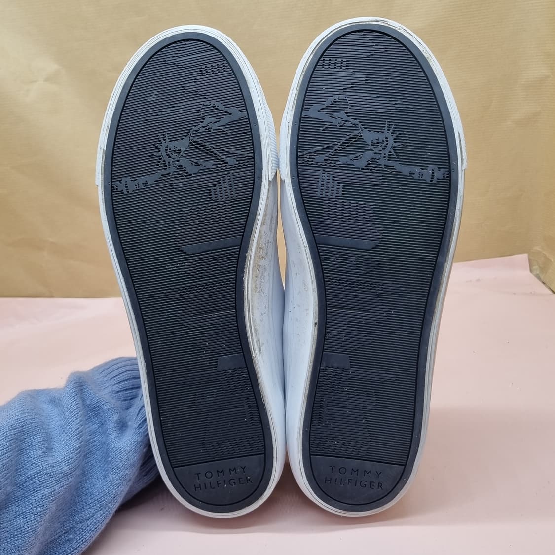 타미힐피거 시그니처레터링 남성스니커즈260  상품이미지3