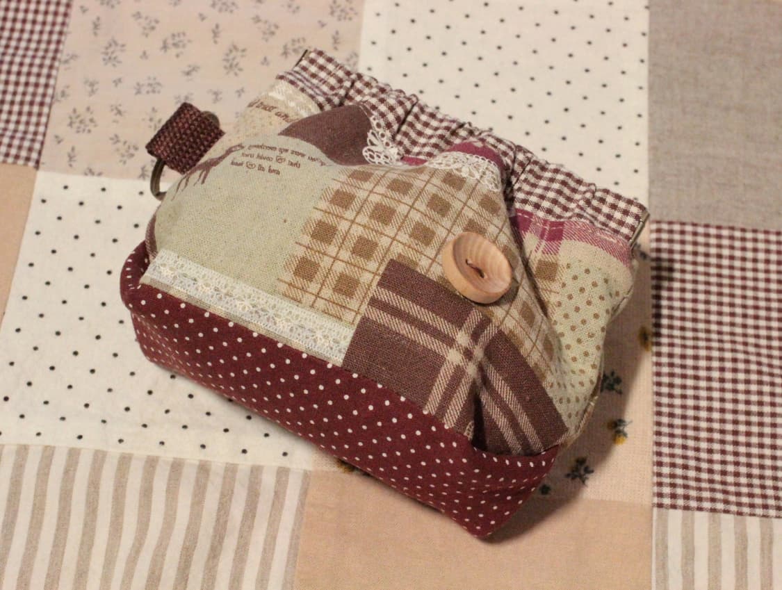 핸드메이드 도트바닥 단추 바네 파우치 상품이미지1