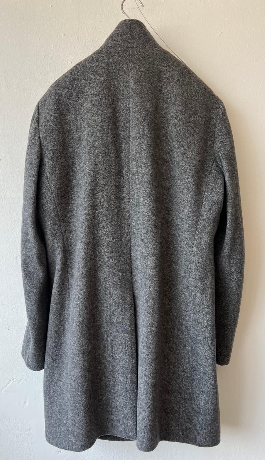 솔리드옴므 남성 그레이 울캐시미어 싱글하프코트

 상품이미지9