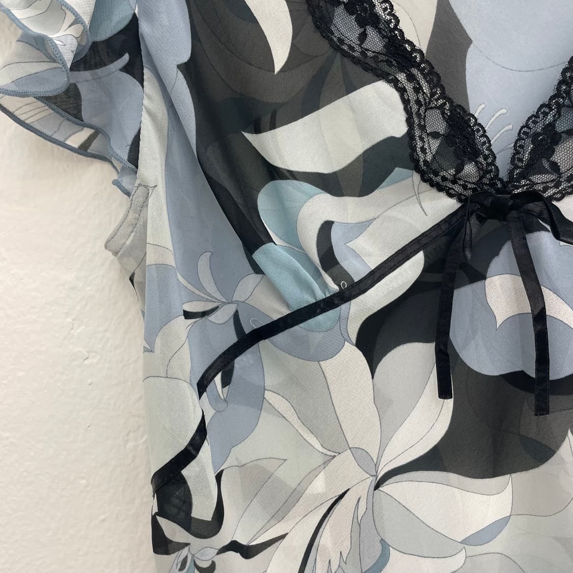 Blue Miracle Floral Blouse 상품이미지3