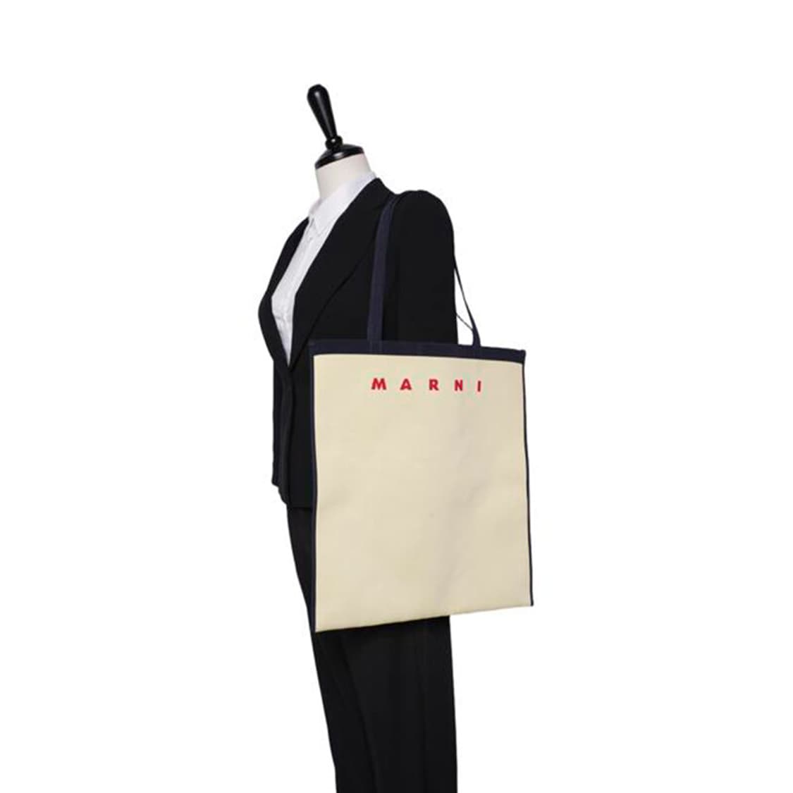 (중고) 마르니 베이지 네이비 크루즈 플랫 쇼핑 숄더백 상품이미지4