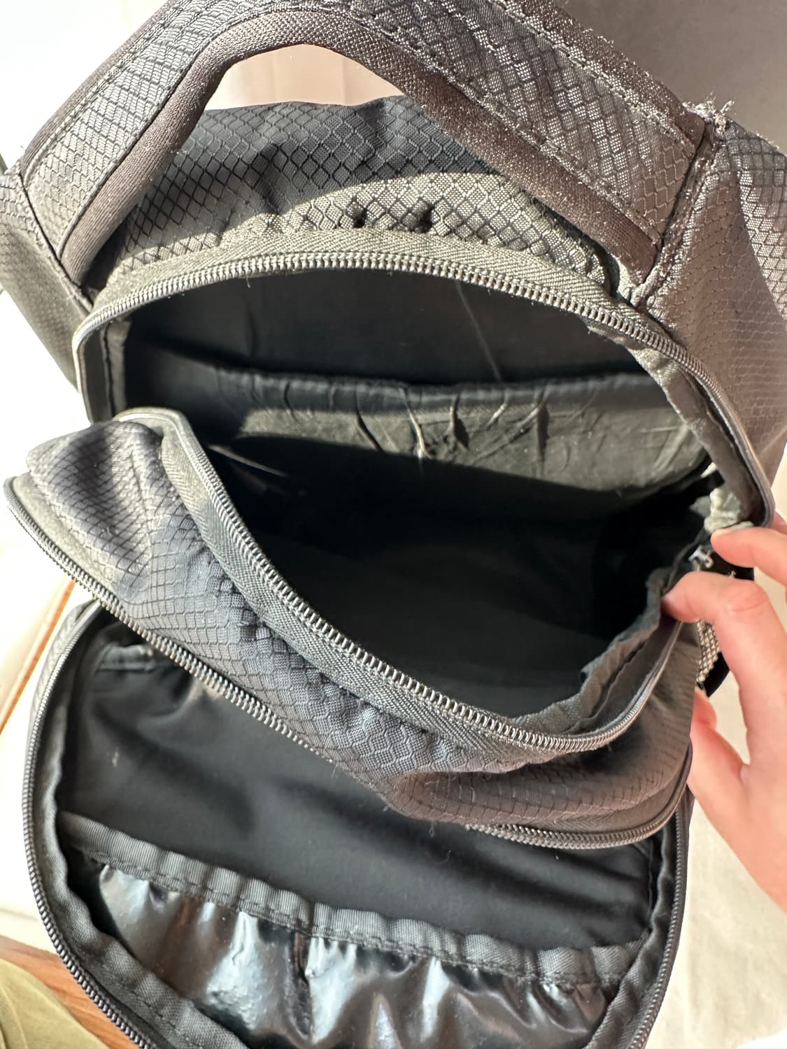 챔피온 스크립트 로고 백팩 블랙 상품이미지9