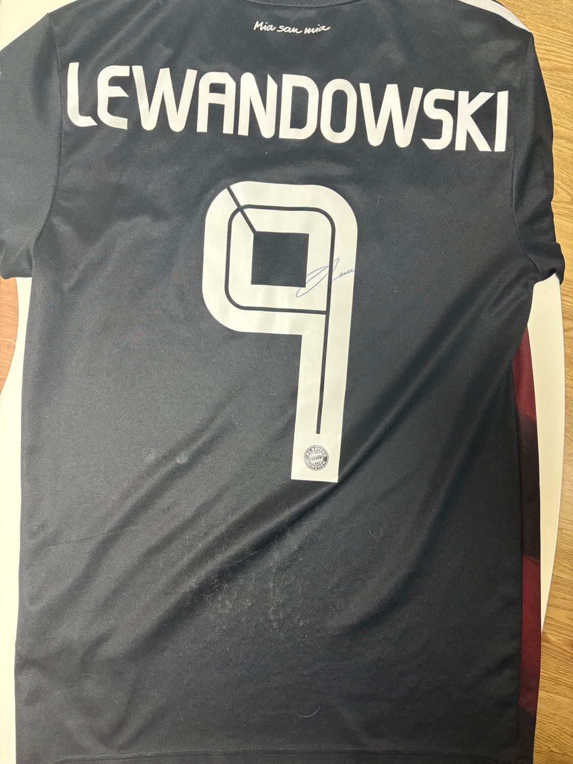 바이에른 뮌헨 키미히 사인 유니폼 상품이미지2