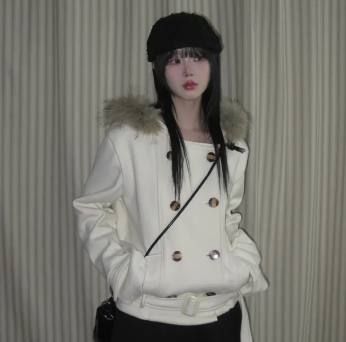 누아브: 퍼 트렌치 더블 버튼 아이보리 벨트 숏 퍼코트 상품이미지1