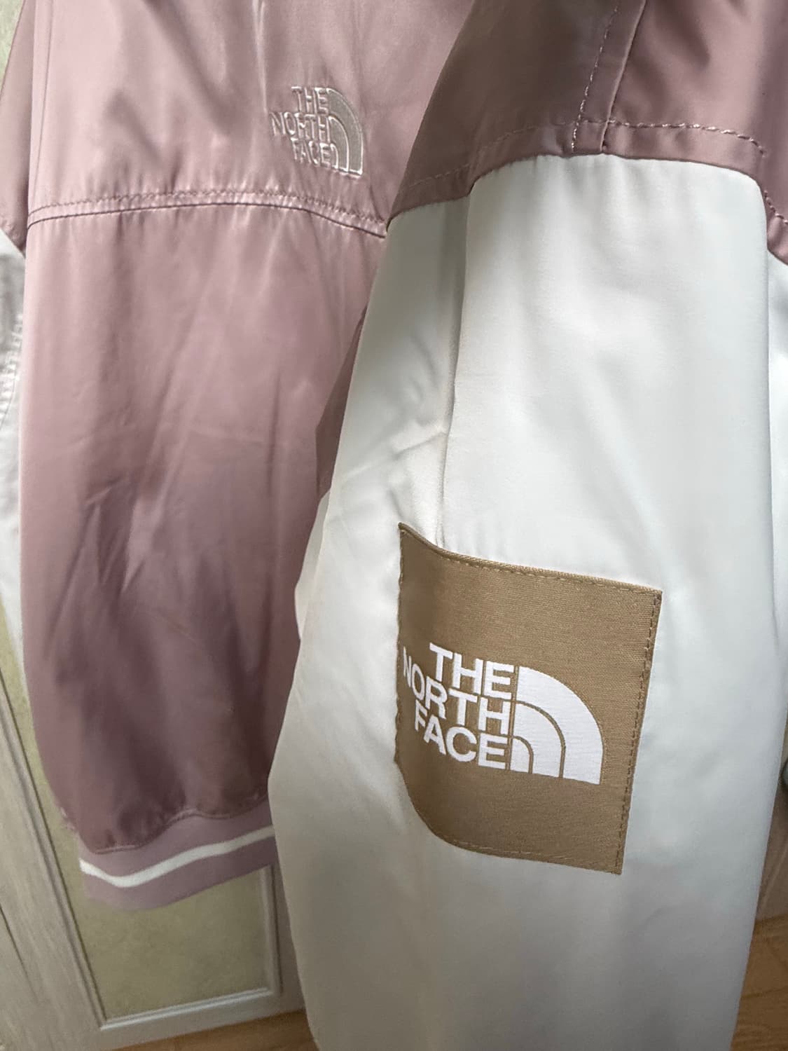 노스페이스 플레이어 바시티 자켓 페일 핑크 상품이미지7