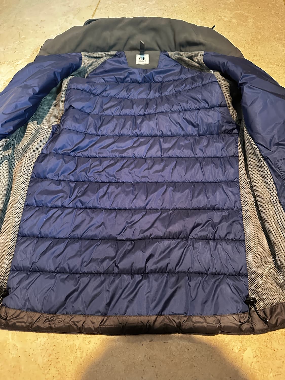 C.P. Company 고글 쉘 경량 패딩 상품이미지5