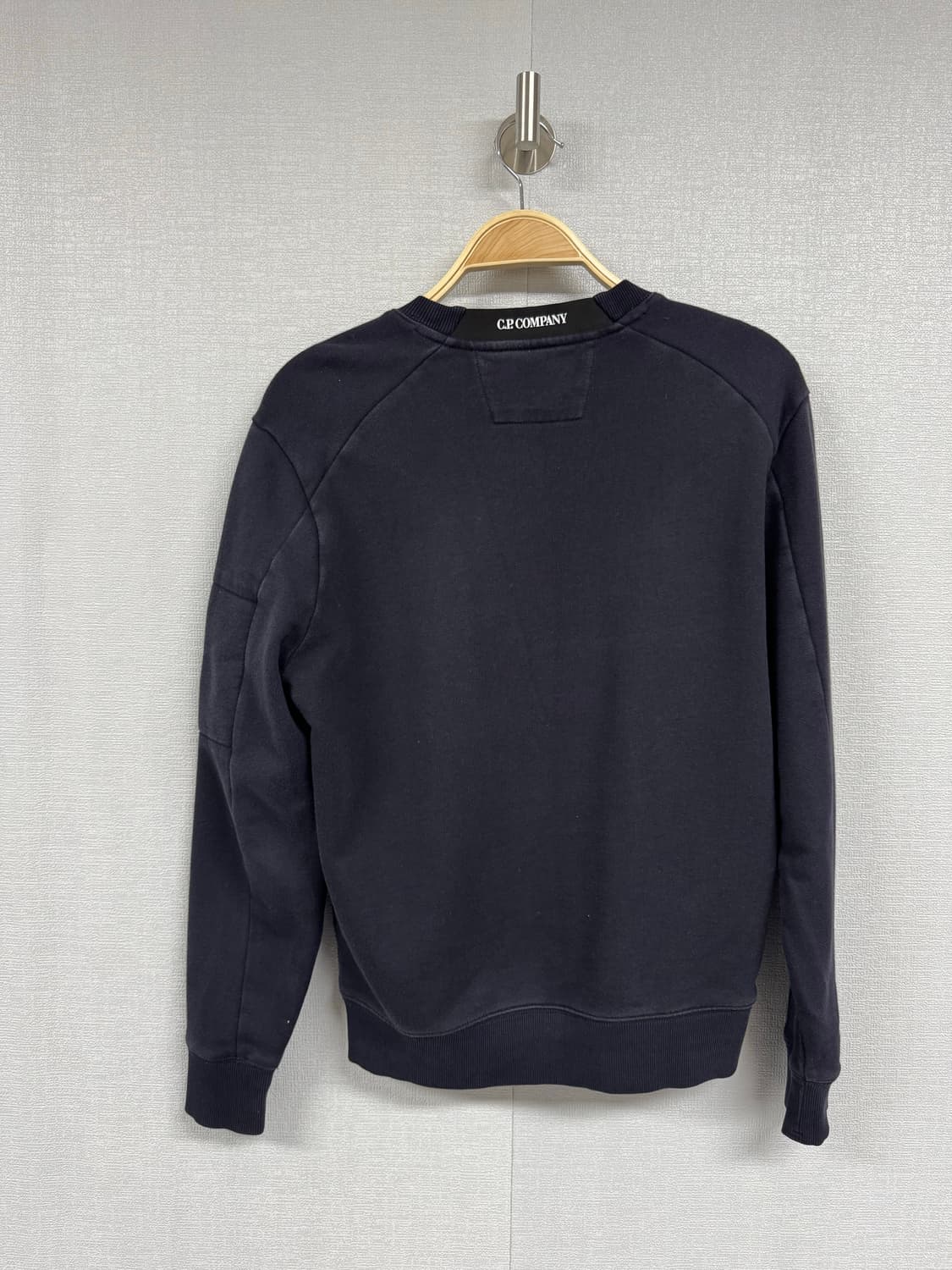 CP컴퍼니 렌즈 맨투맨 상품이미지3