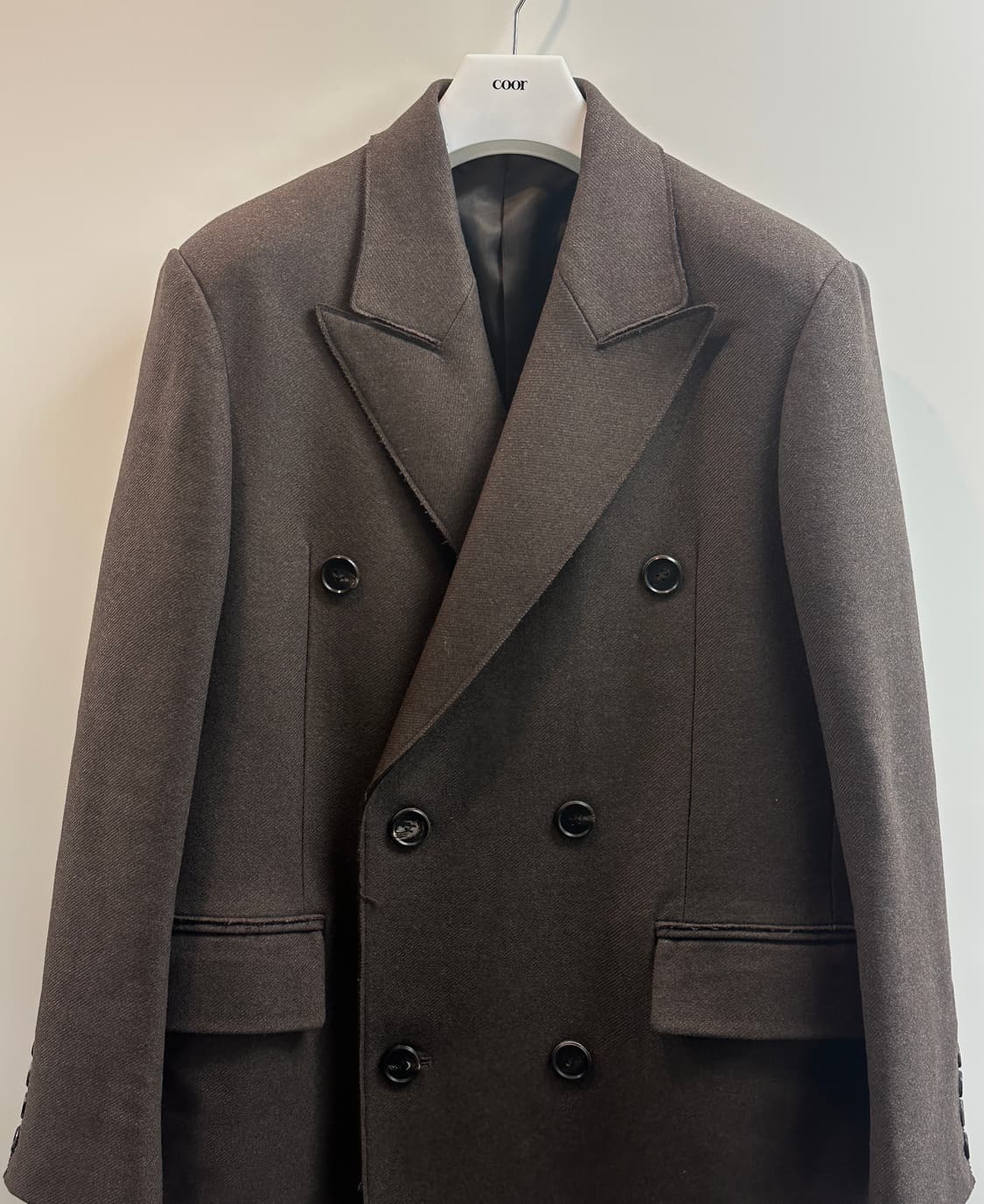 COOR 로우컷 피크드라펠 더블 코트(멜란지브라운, L, 새상품) 상품이미지2
