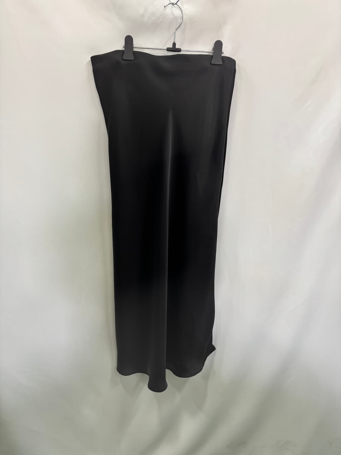 자라(ZARA)블랙 새틴 머메이드 롱 스커트 S 상품이미지4