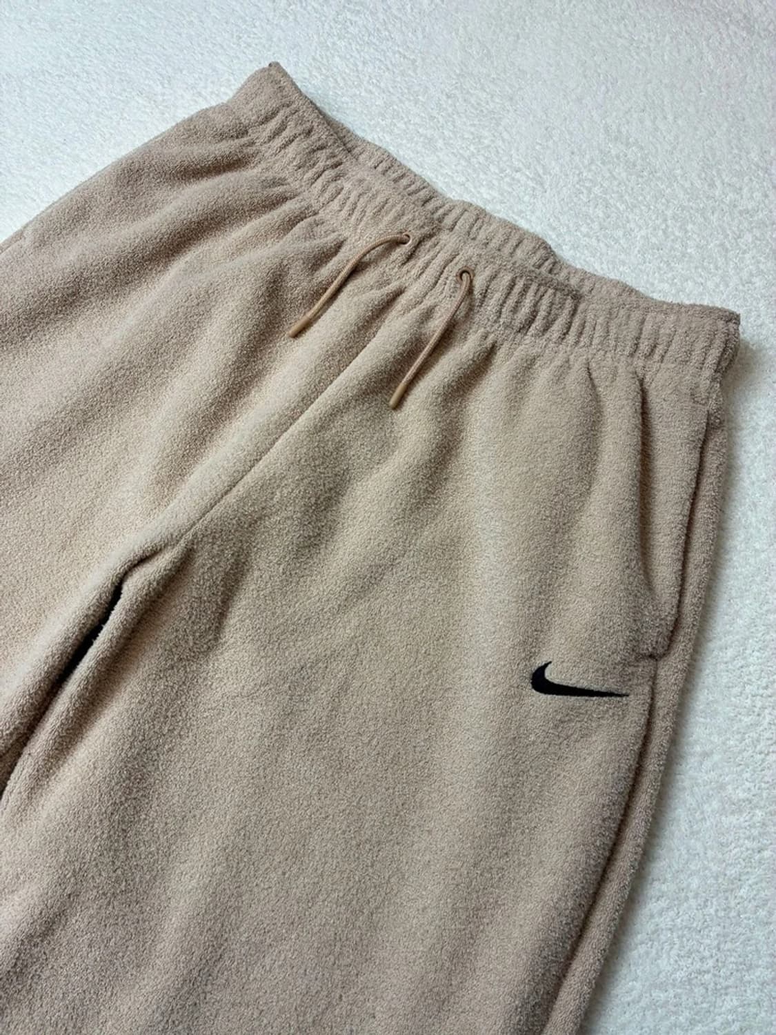 나이키 22FW 플러시 하이라이즈 오버 플리스 팬츠 PN5763    상품이미지2