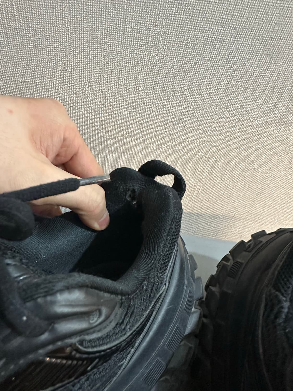 (43)발렌시아가 디펜더 상품이미지4