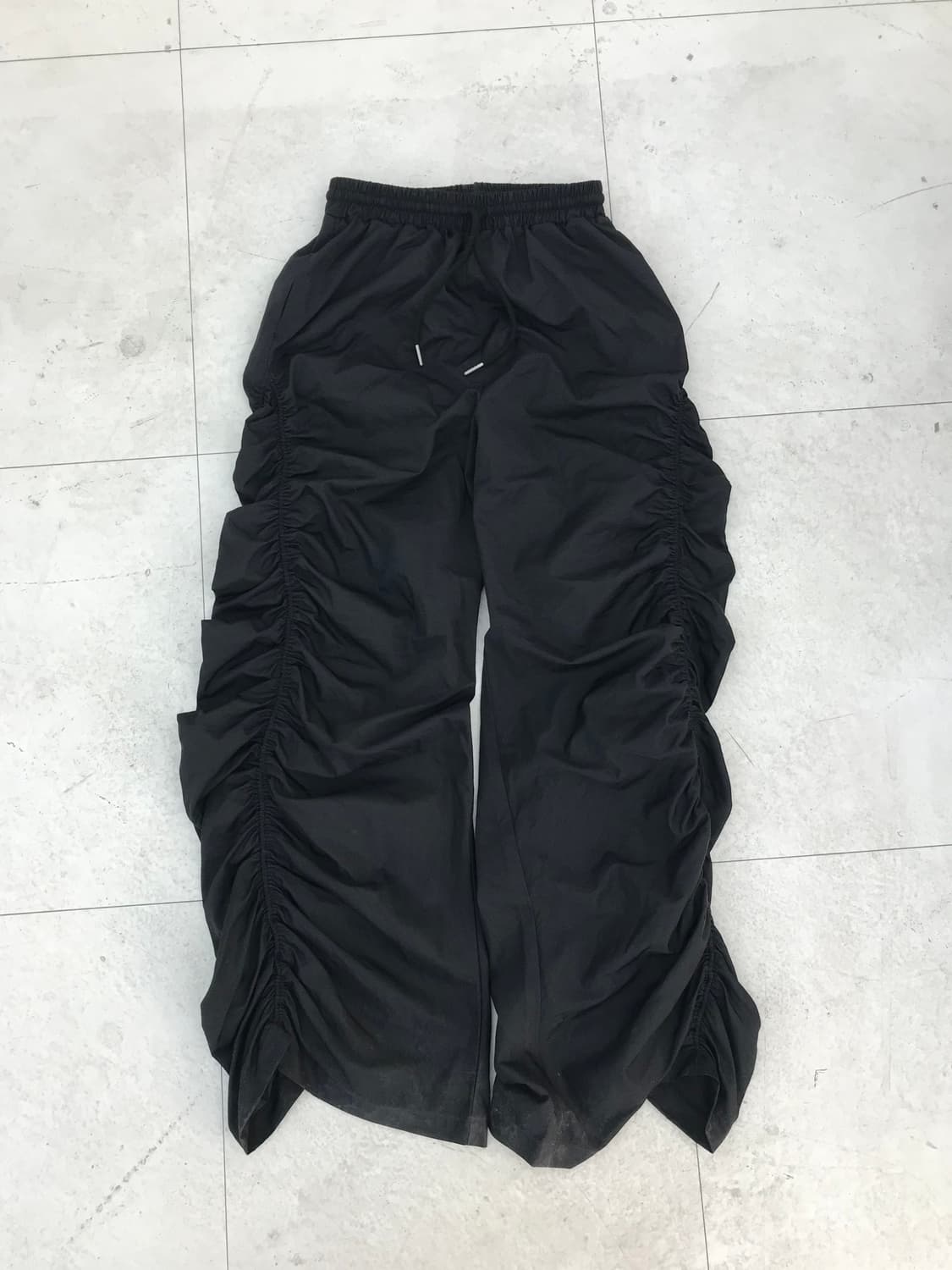 셔링 나일론 트랙 팬츠 상품이미지1