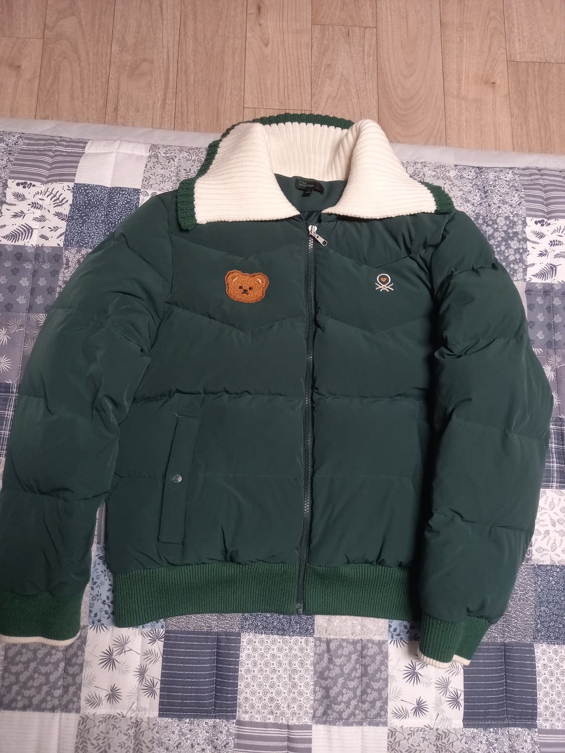 베네통 여성 패딩 그린/화이트 100 상품이미지1