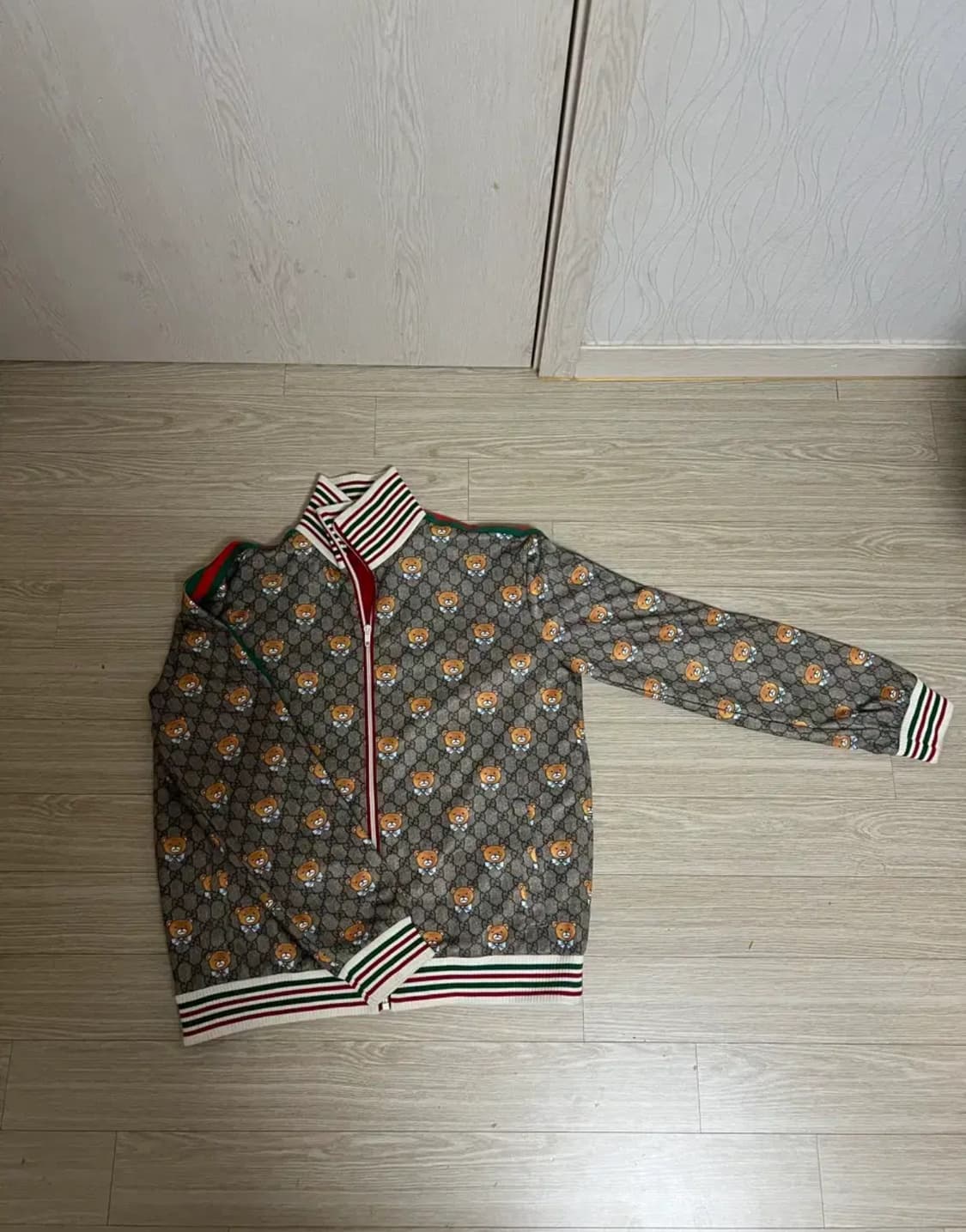 귀엽다고 여자들이 좋아하는 구찌 카이 한정판 자켓 집업 상품이미지1